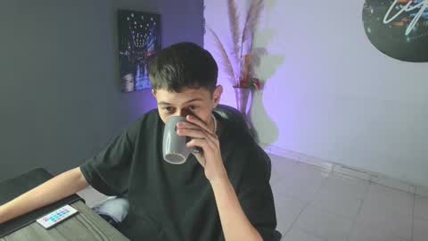 Snapshot of mattias_dantee chatting on January 17, 4:59 pm mattias online show from January 17, 4:59 pm