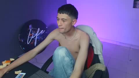 Snapshot of mattias_dantee chatting on December 21, 5:14 am mattias online show from December 21, 5:14 am