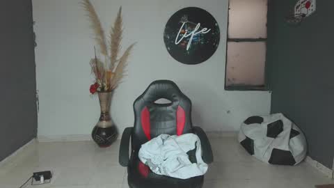 Snapshot of mattias_dantee chatting on January 23, 6:56 pm mattias online show from January 23, 6:56 pm