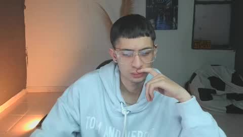 Snapshot of mattias_dantee chatting on December 10, 9:11 pm mattias online show from December 10, 9:11 pm