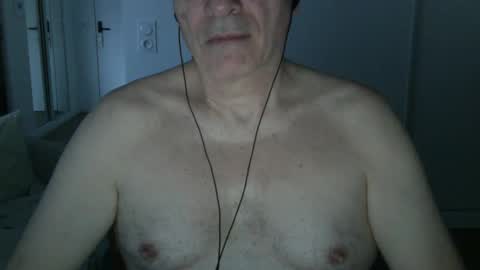 Snapshot of maturehotman chatting on March 2, 6:37 am maturehotman online show from March 2, 6:37 am