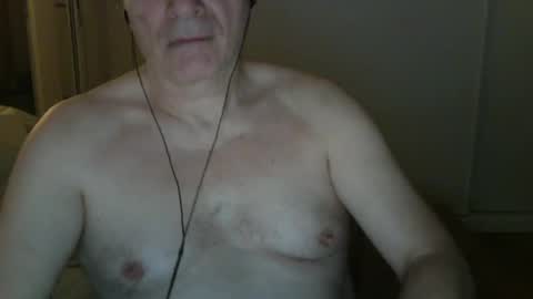 Snapshot of maturehotman chatting on January 26, 7:42 am maturehotman online show from January 26, 7:42 am
