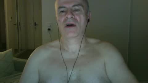 Snapshot of maturehotman chatting on March 1, 6:37 am maturehotman online show from March 1, 6:37 am