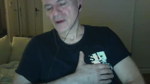 Snapshot of maturehotman chatting on February 15, 6:44 am maturehotman online show from February 15, 6:44 am