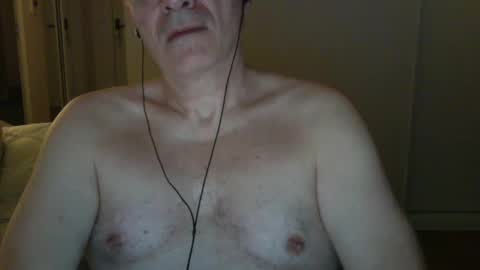 Snapshot of maturehotman chatting on December 7, 6:43 am maturehotman online show from December 7, 6:43 am