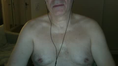 Snapshot of maturehotman chatting on February 23, 6:12 am maturehotman online show from February 23, 6:12 am