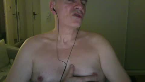 Snapshot of maturehotman chatting on February 25, 7:14 pm maturehotman online show from February 25, 7:14 pm