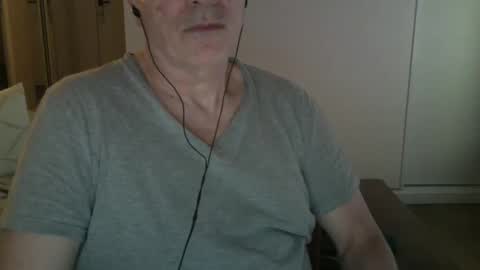 Snapshot of maturehotman chatting on March 6, 7:54 pm maturehotman online show from March 6, 7:54 pm