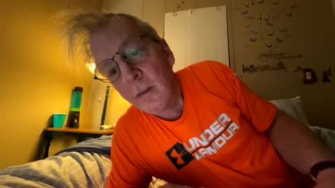 Snapshot of maurice1922 chatting on December 22, 6:26 pm maurice1922 online show from December 22, 6:26 pm