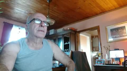 Maurice online show from February 18, 2:27 pm