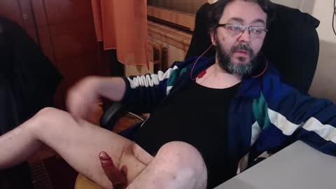 Max online show from February 12, 8:40 pm