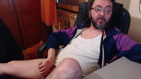 Max online show from December 14, 7:40 am