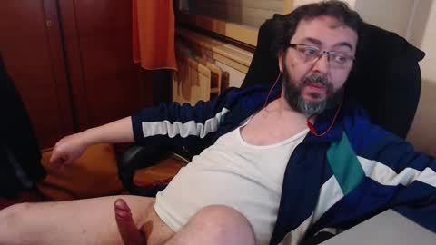 Max online show from February 2, 2:45 pm