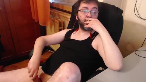 Max online show from March 1, 7:42 am