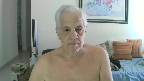 Snapshot of max_2017 chatting on January 5, 11:48 am max_2017 online show from January 5, 11:48 am