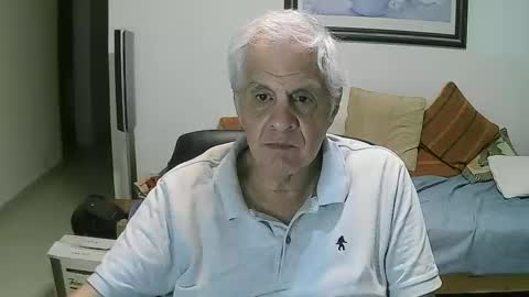 Snapshot of max_2017 chatting on December 11, 2:54 am max_2017 online show from December 11, 2:54 am