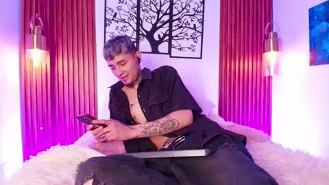 Max online show from February 22, 2:18 pm