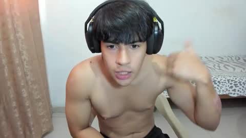 Max online show from February 18, 5:43 pm