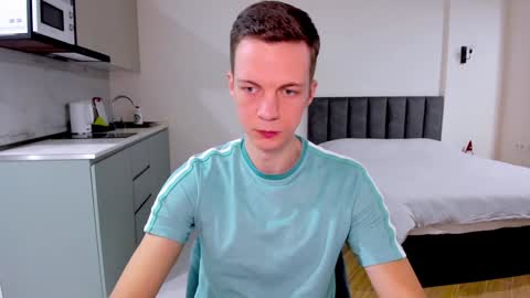Snapshot of max_shy chatting on January 25, 3:41 pm Max online show from January 25, 3:41 pm