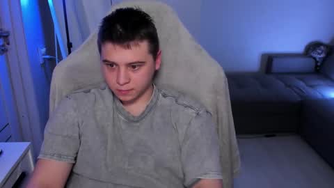 Max online show from February 28, 11:37 pm