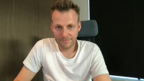 Max take off clothes online show from December 16, 1:29 pm