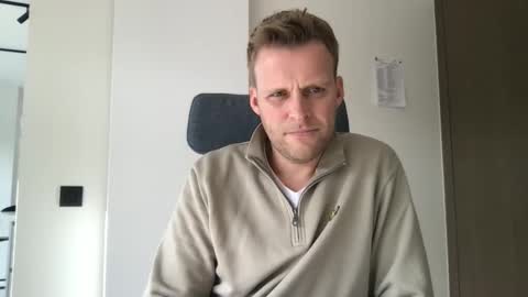 Max take off clothes online show from November 15, 12:07 pm