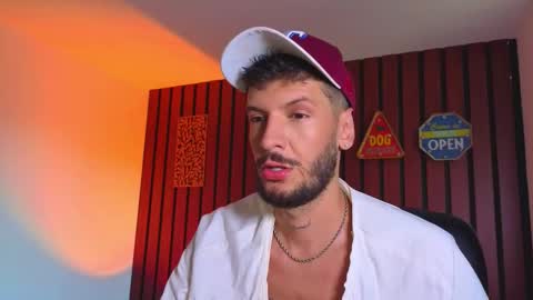 Max Taylor online show from October 18, 9:42 pm