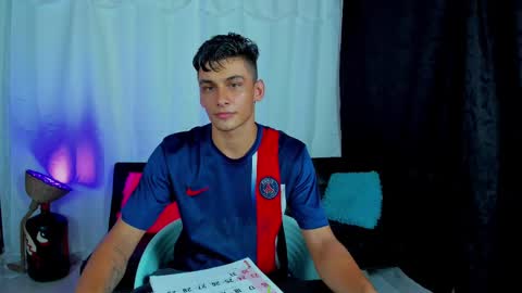 Snapshot of max_wild01 chatting on March 11, 4:51 pm MAX online show from March 11, 4:51 pm