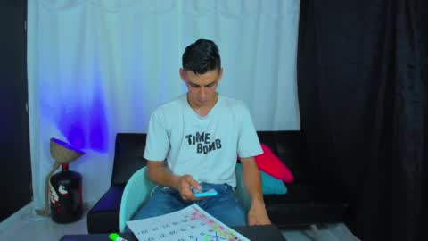 Snapshot of max_wild01 chatting on March 10, 6:05 am MAX online show from March 10, 6:05 am