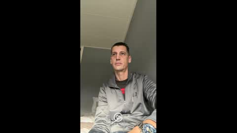 Snapshot of maxbose666 chatting on December 23, 1:03 pm Max online show from December 23, 1:03 pm