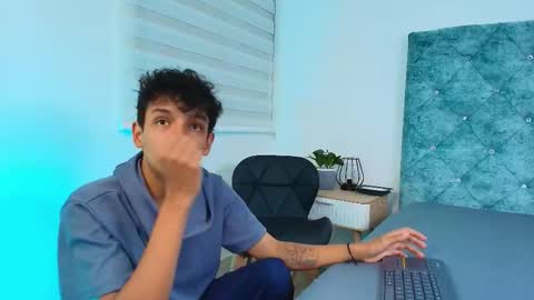 M A X F R O S T   online show from January 6, 7:18 pm