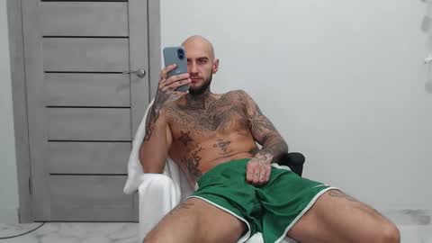 Maximus Fox online show from November 19, 6:57 am