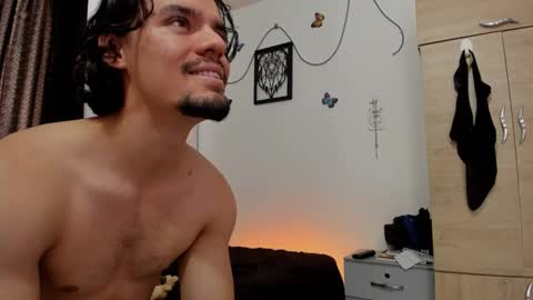 Snapshot of maxi_styles chatting on January 9, 5:43 pm Alex online show from January 9, 5:43 pm