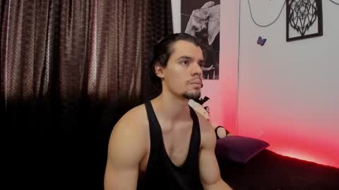Snapshot of maxi_styles chatting on December 29, 7:43 pm Alex online show from December 29, 7:43 pm