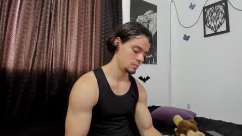 Snapshot of maxi_styles chatting on December 27, 7:46 pm Alex online show from December 27, 7:46 pm