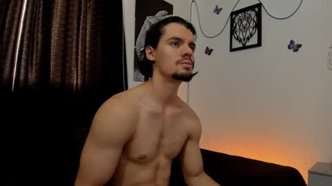Snapshot of maxi_styles chatting on January 10, 10:04 pm Alex online show from January 10, 10:04 pm