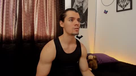 Snapshot of maxi_styles chatting on December 15, 6:26 pm Alex online show from December 15, 6:26 pm