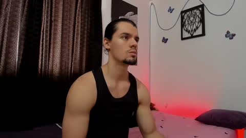 Snapshot of maxi_styles chatting on January 17, 7:09 pm Alex online show from January 17, 7:09 pm