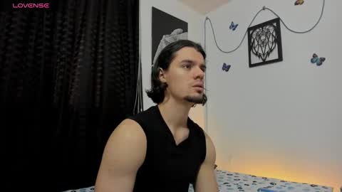 Snapshot of maxi_styles chatting on March 11, 9:26 pm Alex online show from March 11, 9:26 pm