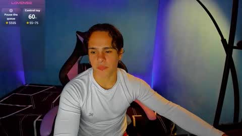 maximiliano_scoott_ online show from October 3, 7:08 pm