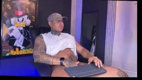 Snapshot of maximo_vega chatting on October 18, 8:36 pm Maximo online show from October 18, 8:36 pm