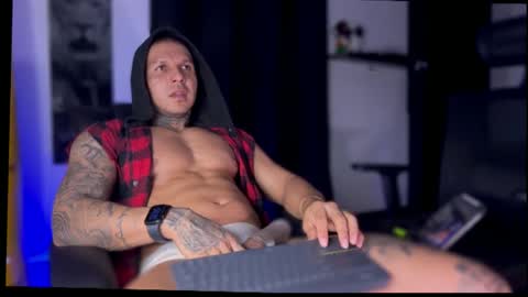 Snapshot of maximo_vega chatting on October 11, 1:31 am Maximo online show from October 11, 1:31 am