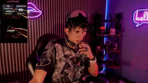 MAXIMO online show from April 5, 1:03 am