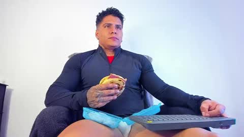 Maximoscott online show from February 12, 11:51 am