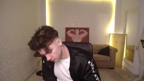 MaxKaiden online show from March 4, 5:21 am