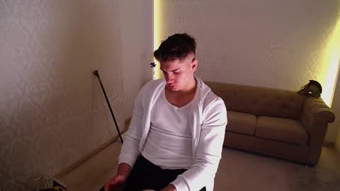 MaxKaiden online show from November 19, 6:02 am