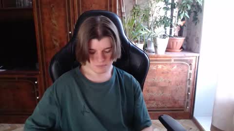 Max online show from February 4, 12:33 pm