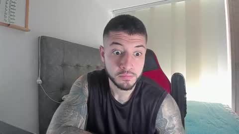 maxvibe_ online show from November 5, 7:05 pm