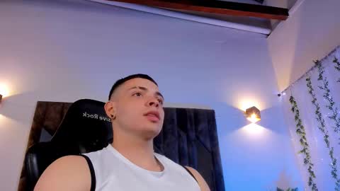 MAX online show from February 22, 9:10 pm