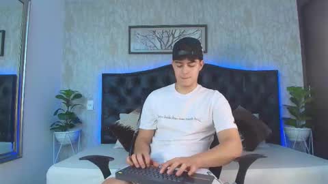 Maxxi online show from November 30, 5:20 am